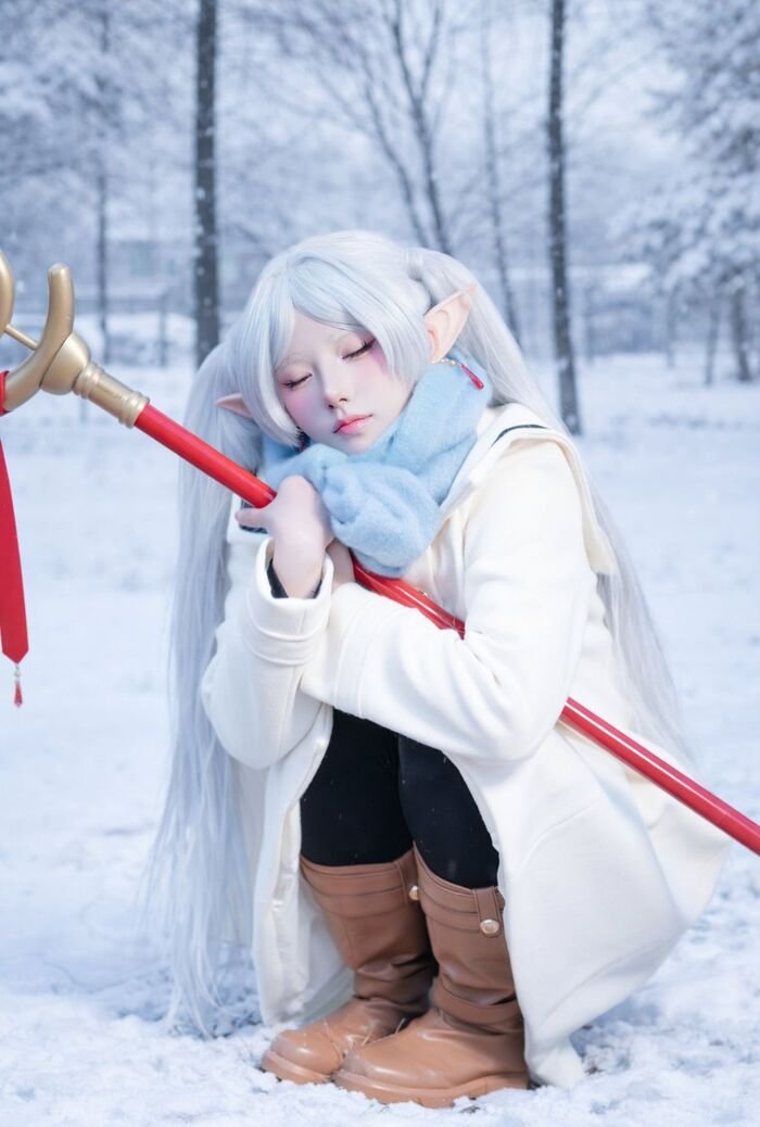 ảnh cosplay frieren anime siêu đẹp