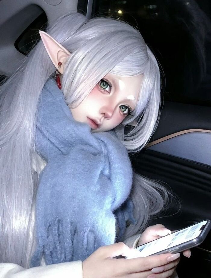 ảnh cosplay frieren siêu thực