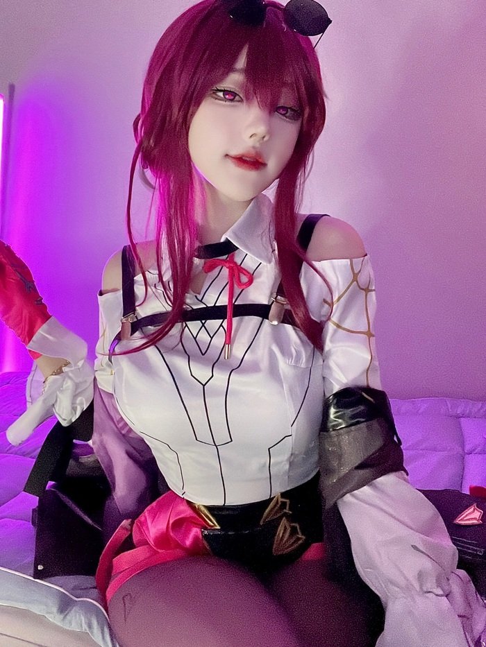 hina cosplay xinh