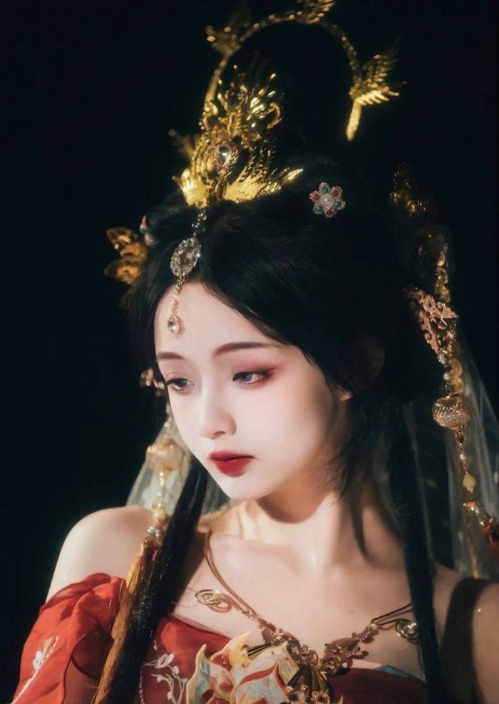 phượng tù hoàng cosplay nhân vật