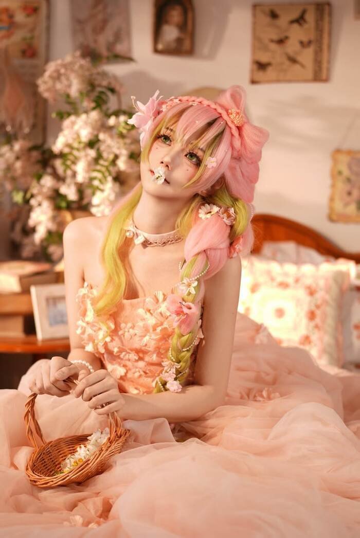 ảnh cosplay luyến trụ siêu ngầu