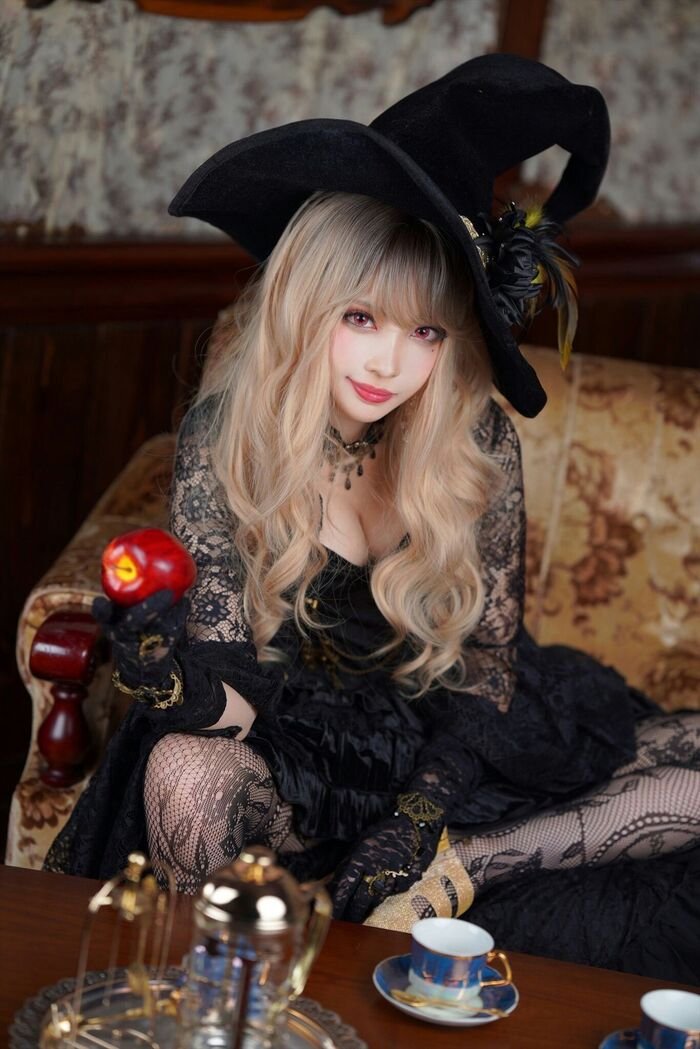 ảnh cosplay phù thủy