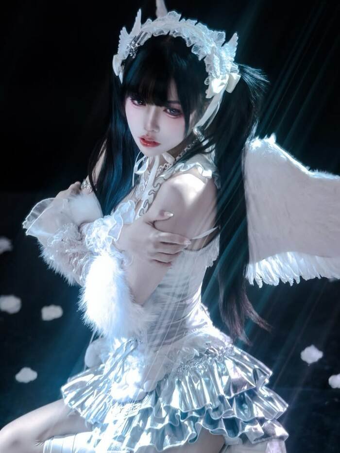 ảnh cosplay thiên thần ma mị