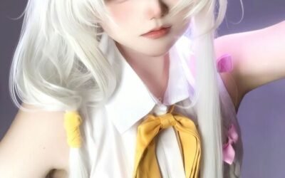 cosplay anime nữ tóc trắng