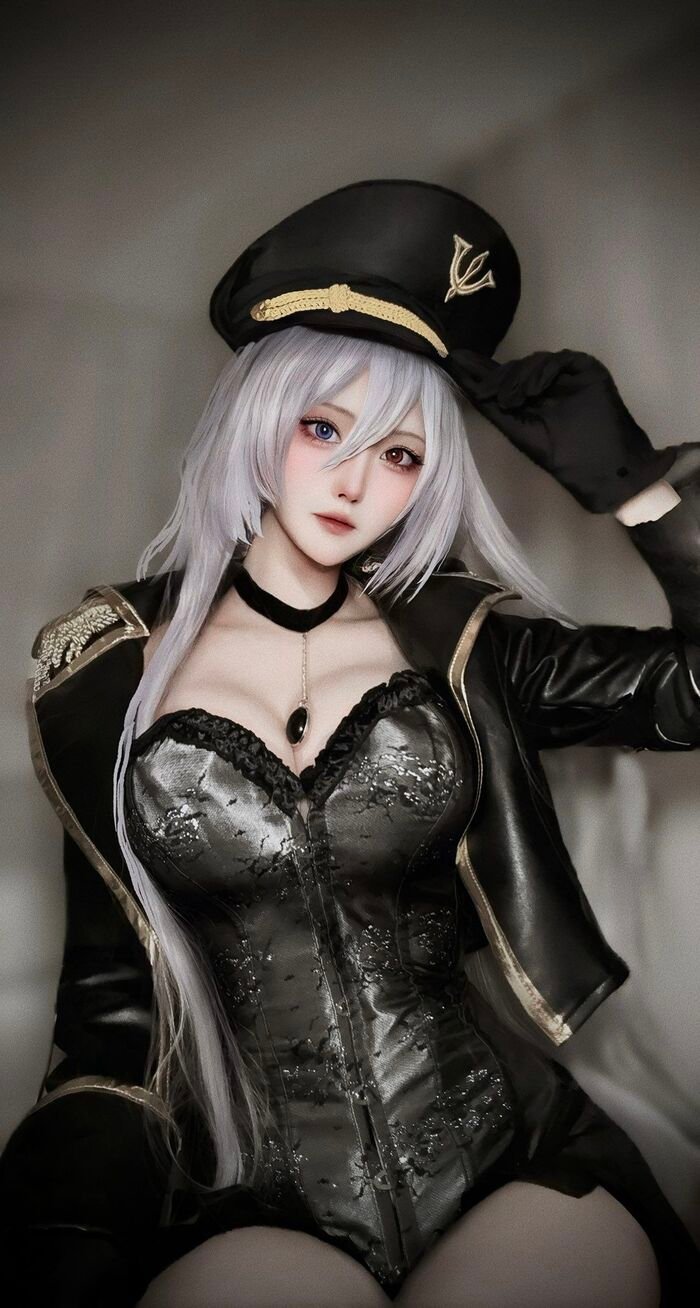 cosplay cảnh sát cute