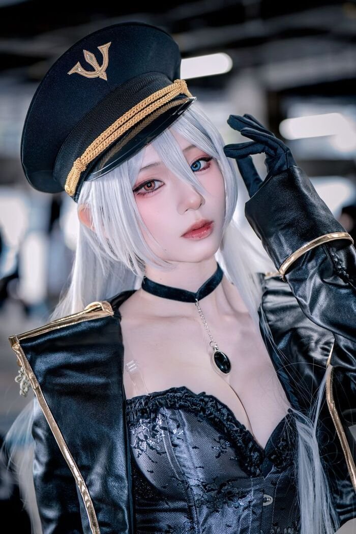 cosplay cảnh sát siêu đẹp
