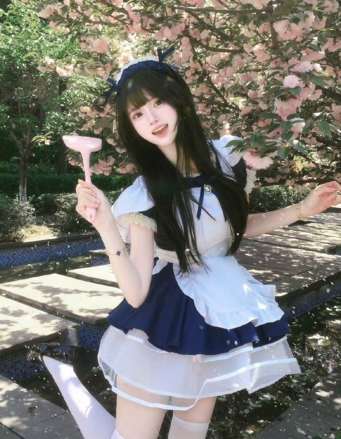 cosplay hầu gái hot