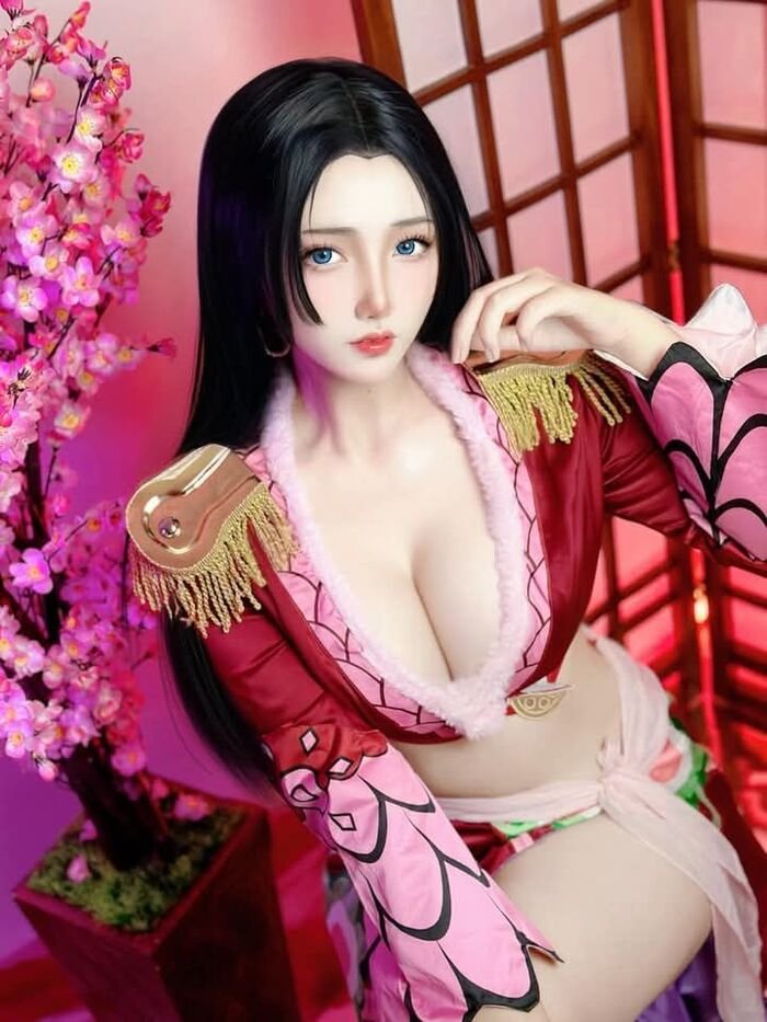 cosplay lộ hàng slay cực hot