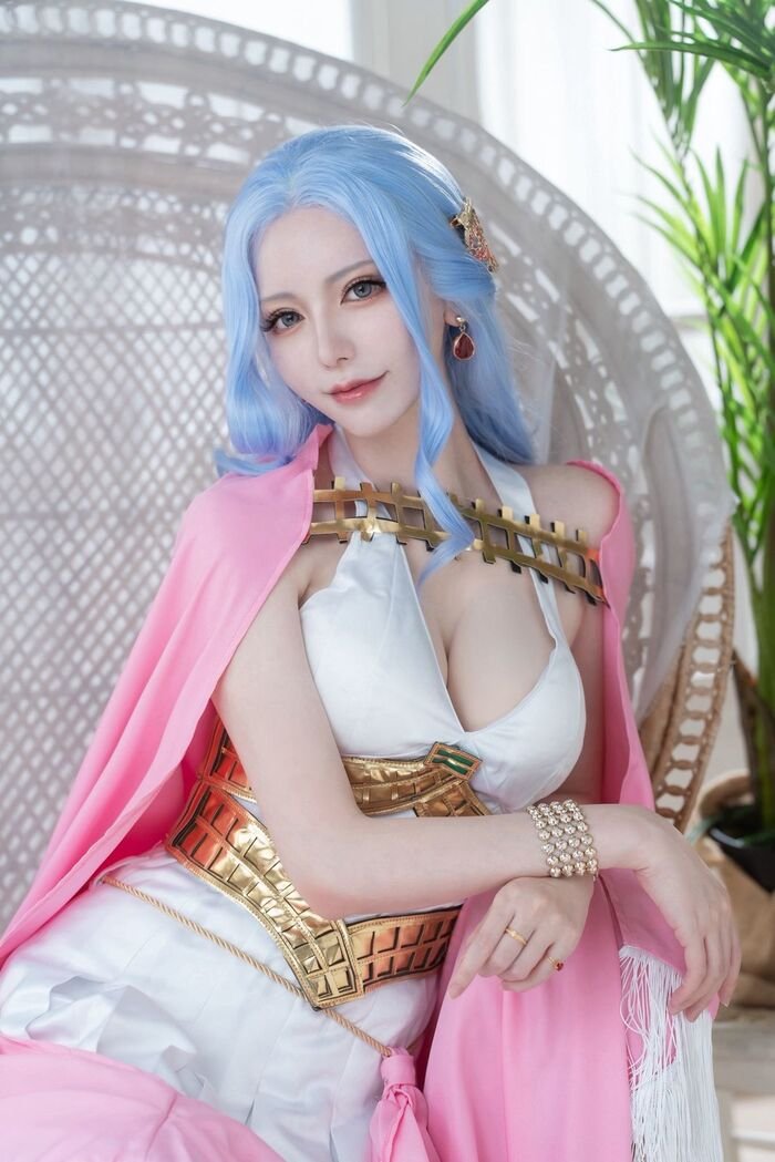 cosplay lộ hàng slay ngầu