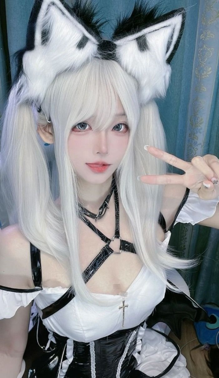 cosplay mèo xinh