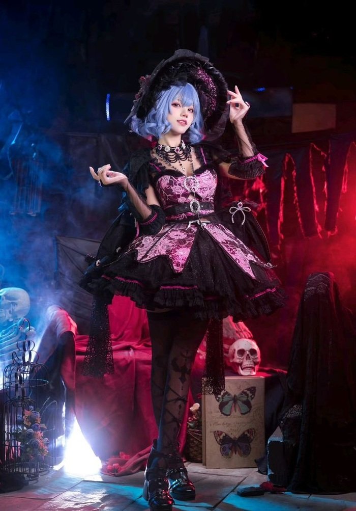 cosplay phù thủy bí ẩn