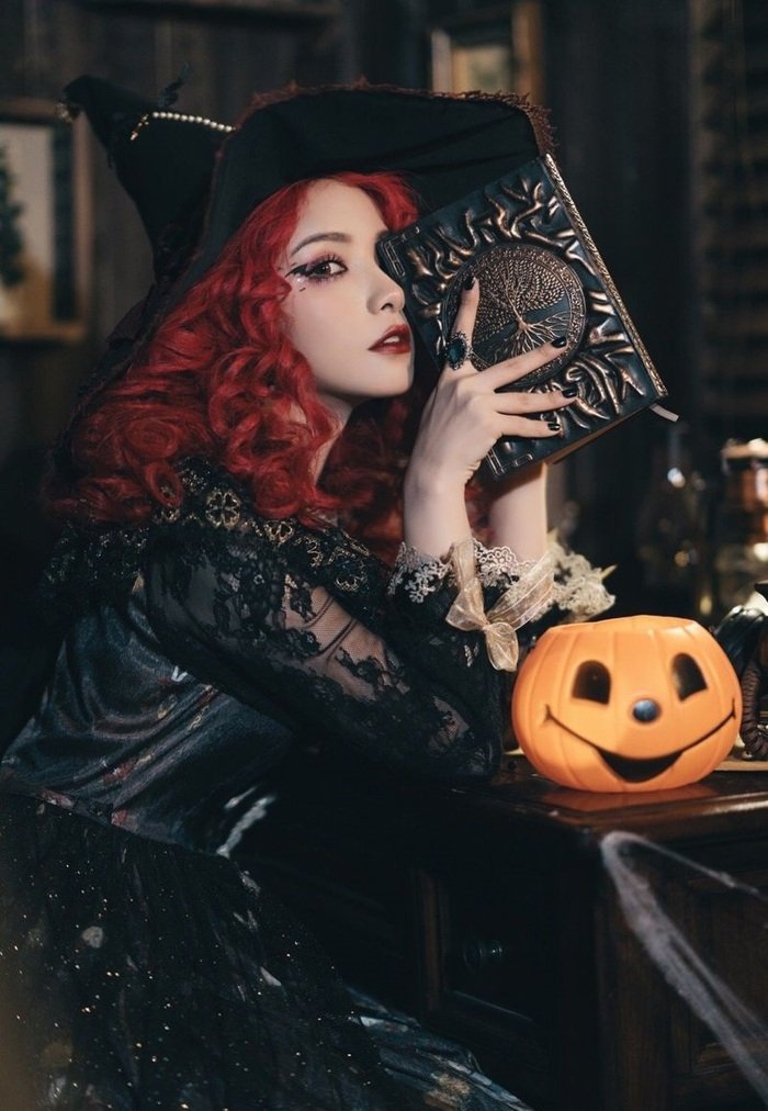 cosplay phù thủy bí hiểm