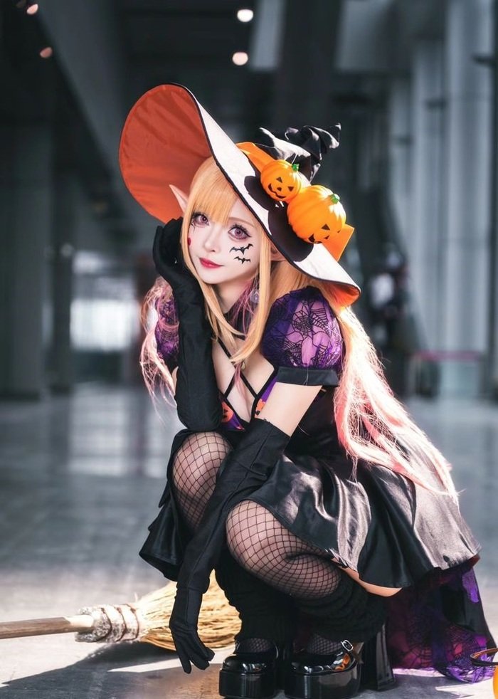 cosplay phù thủy ngầu