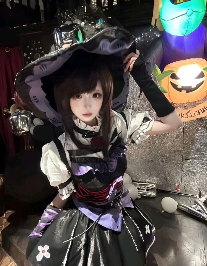 cosplay phù thủy xinh