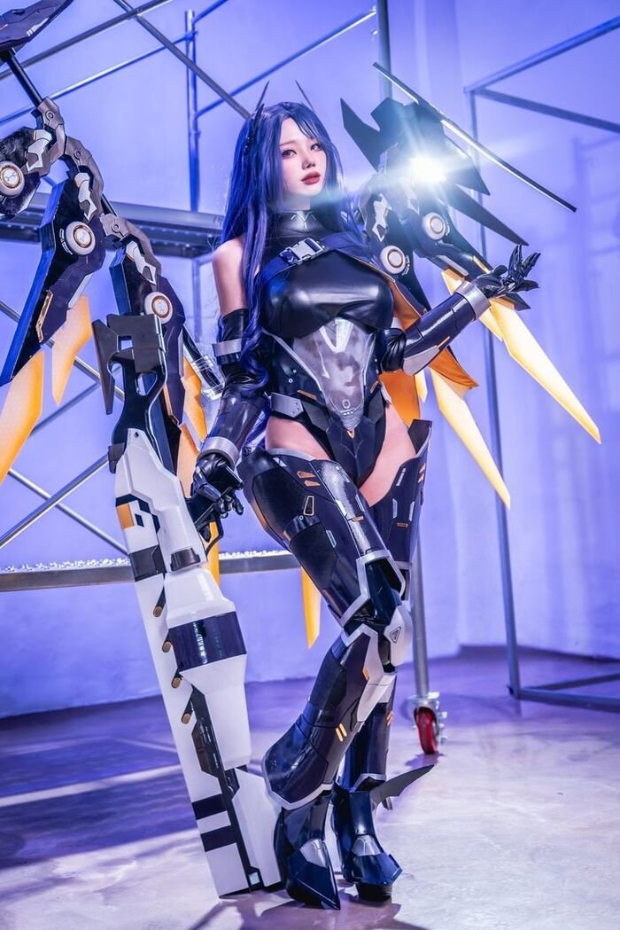cosplay siêu nhân áo giáp